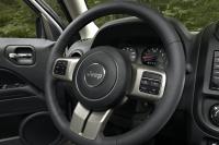 Interieur_Jeep-Patriot-2011_21