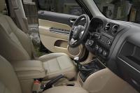 Interieur_Jeep-Patriot-2011_23
                                                        width=