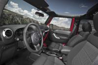 Interieur_Jeep-Wrangler-2011_13