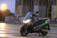 Exterieur_Kawasaki-J300_10
                                                        width=