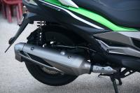 Interieur_Kawasaki-J300_15
                                                        width=