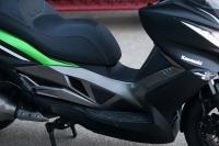 Interieur_Kawasaki-J300_14
                                                        width=