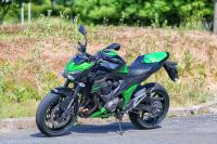 Exterieur_Kawasaki-Z800-2014_4
                                                        width=