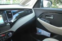 Interieur_Kia-Carens-2013_84