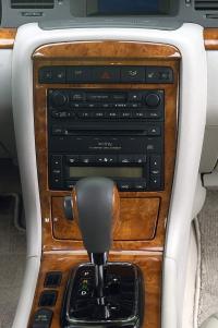 Interieur_Kia-Opirus_15