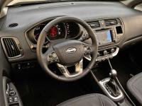 Interieur_Kia-Rio-2011_36