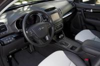 Interieur_Kia-Sorento-2013_20