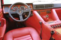 Interieur_Lamborghini-LM-1986_6
                                                        width=