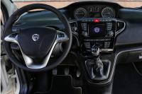 Interieur_Lancia-Ypsilon-2016_15