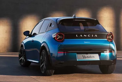 Image principale de l'actu: Lancia Ypsilon 100 mHEV : Elle roule à l’essence et l’électrique