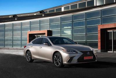 Image principale de l'actu: Essai Lexus ES 300h : l’arme anti-taxes !