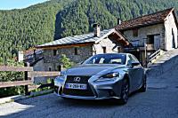 Exterieur_Lexus-IS-300h-Hybride_16
                                                        width=