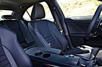 Interieur_Lexus-IS-300h-Hybride_35
                                                        width=