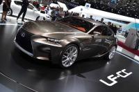 Exterieur_Lexus-LF-CC-concept_11