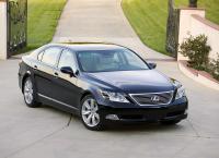 Exterieur_Lexus-LS_2