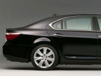 Exterieur_Lexus-LS_10
                                                        width=