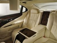 Interieur_Lexus-LS_17
                                                        width=