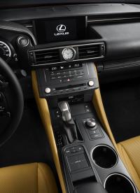 Interieur_Lexus-RC_12