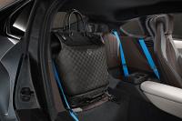 Exterieur_LifeStyle-Bagage-Louis-Vuitton-Bmw-i8_0