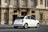 Exterieur_LifeStyle-Fiat-500-500C-Petite-Robe-Noire-Guerlain_1