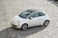 Exterieur_LifeStyle-Fiat-500-500C-Petite-Robe-Noire-Guerlain_12