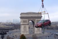 Exterieur_LifeStyle-Nissan-Qashqai-Rooftopping-Paris_4