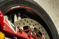 Exterieur_LifeStyle-Pneus-Bridgestone-Battlax-S21_8
                                                        width=