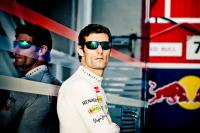 Exterieur_LifeStyle-Red-Bull-Racing-Eyewear_0
                                                        width=