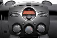 Interieur_Mazda-2_26