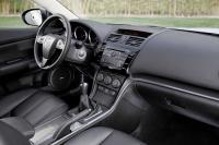 Interieur_Mazda-6-2010_22