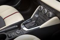 Interieur_Mazda-Mazda2-2015_8