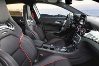 Interieur_Mercedes-AMG-GLA45-2017_33
                                                        width=