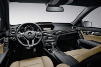 Interieur_Mercedes-C63-AMG-2011_19
                                                        width=