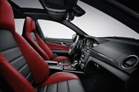 Interieur_Mercedes-C63-AMG-2011_20