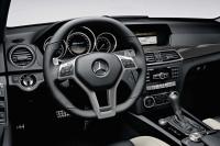 Interieur_Mercedes-C63-AMG-2011_17
                                                        width=