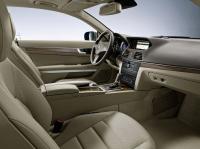 Interieur_Mercedes-Class-E-2009-Coupe_11