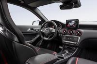 Interieur_Mercedes-Classe-A45-AMG-2016_14