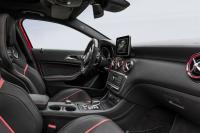 Interieur_Mercedes-Classe-A45-AMG-2016_12