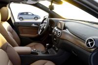 Interieur_Mercedes-Classe-B_34
                                                        width=