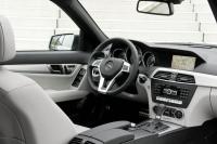 Interieur_Mercedes-Classe-C-2011_24
                                                        width=