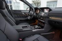 Interieur_Mercedes-E-63-AMG-2013_15
                                                        width=