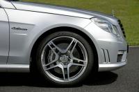 Exterieur_Mercedes-E-63-AMG-Estate_0
                                                        width=