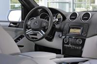 Interieur_Mercedes-ML-2009_32