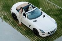 Exterieur_Mercedes-SLS-AMG-Roadster_7
                                                        width=