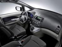 Interieur_Mitsubishi-Grandis_52
                                                        width=