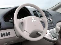 Interieur_Mitsubishi-Grandis_40