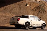 Exterieur_Mitsubishi-L200-Black_6
                                                        width=