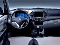 Interieur_Mitsubishi-L200_33
                                                        width=