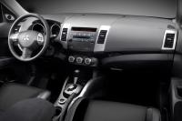 Interieur_Mitsubishi-Outlander-2011_29