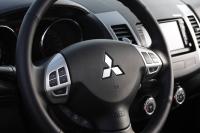 Interieur_Mitsubishi-Outlander-2011_32